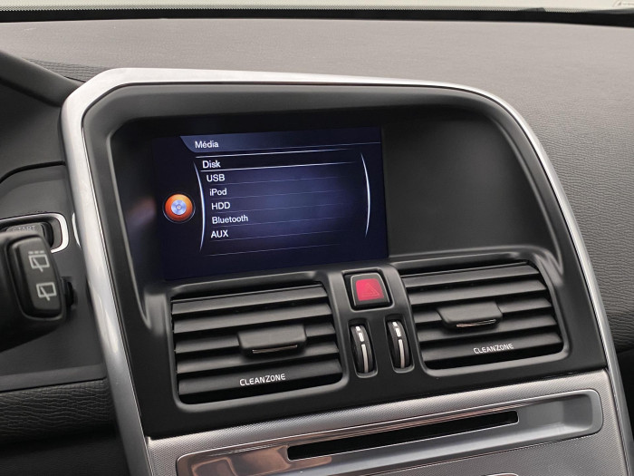 Volvo XC60 D5 AWD MOMENTUM CZ 2.4 d Momentum