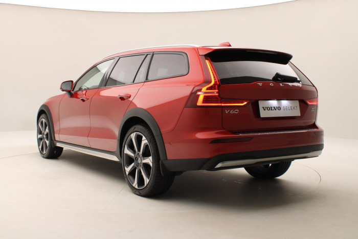 Volvo V60 CC B5 AWD ULTIMATE REZERVACE 2.0 CC CC