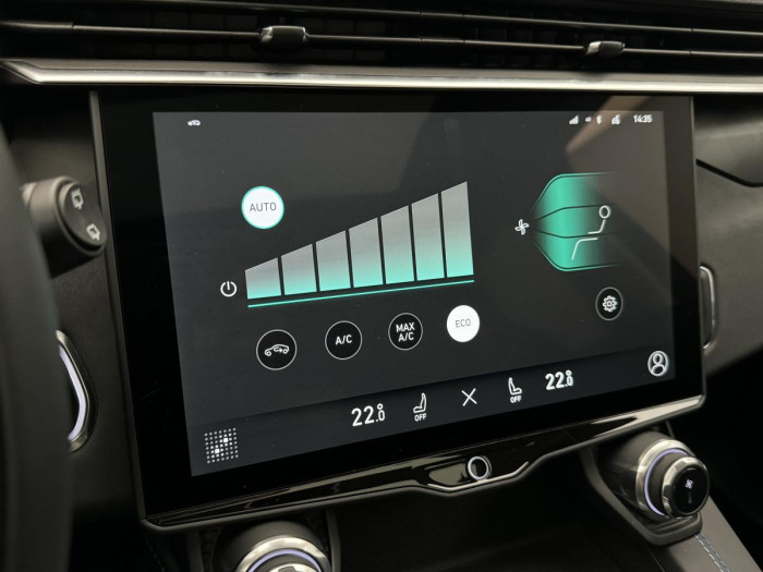 Lynk & Co 01 PHEV DCT AUT 1.maj. REZERVACE