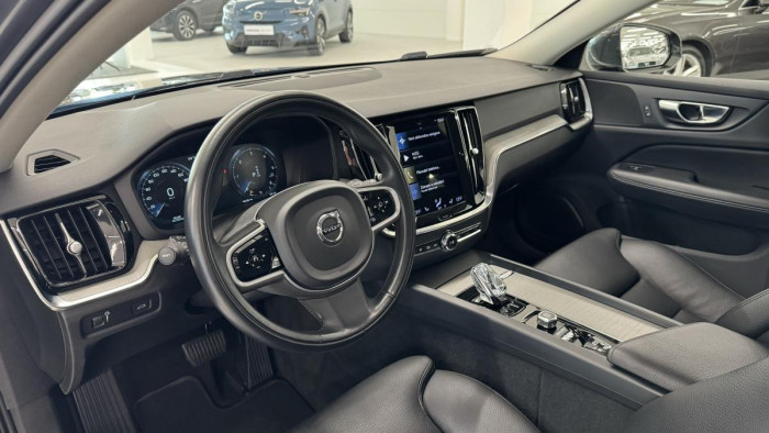 Volvo V60 B4 INSCRIPTION AUT REZERVACE