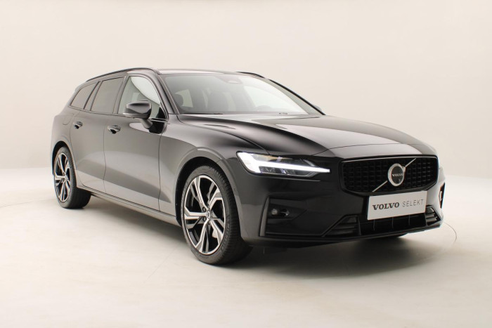 Volvo V60 B4 PLUS DARK REZERVACE