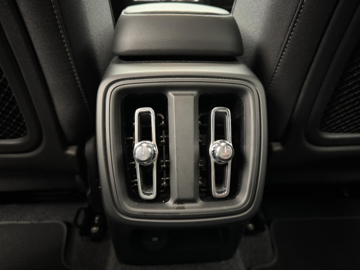 Volvo XC40 B3 DARK PLUS CZ 1.maj