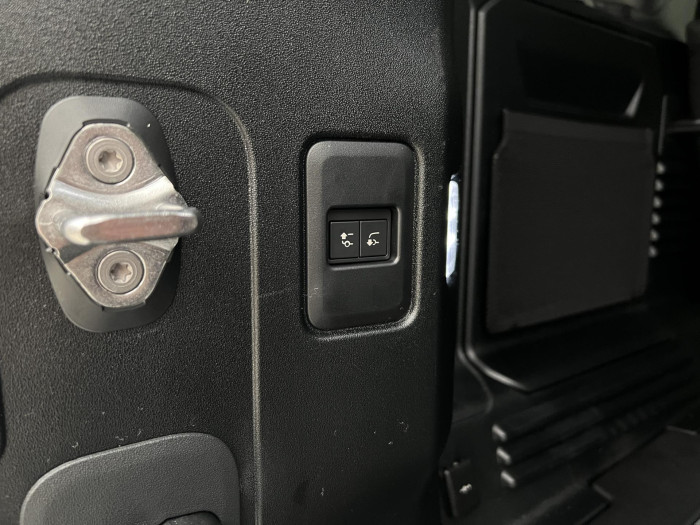 Land Rover Defender 110 D200 S AWD Aut REZERVACE 3.0 d