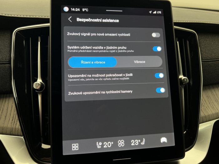 Volvo XC90 T8 AWD RECHARGE PLUS DARK CZ