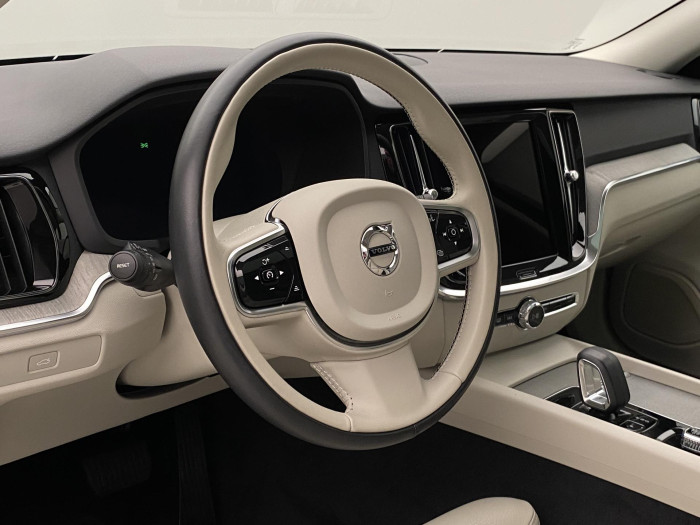 Volvo V60 CC B4 AWD BRIGHT PLUS AUT CZ