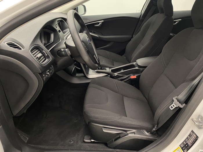 Volvo V40 T2 KINETIC CZ