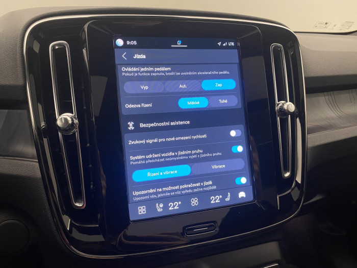 Volvo XC40 RECHARGE TWIN ENGINE PLUS CZ