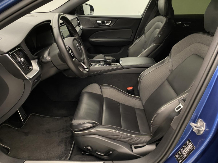 Volvo V60 T8 AWD R-DESIGN AUT REZERVACE