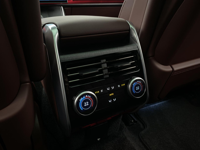 Land Rover Range Rover P550e AUTOBIOGRAPHY