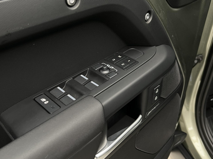 Land Rover Defender 110 D300 X-DYNAMIC SE AWD AUT 3.0 d Dynamic SE