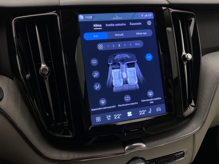 Volvo XC60 B5 AWD DARK PLUS AUT CZ