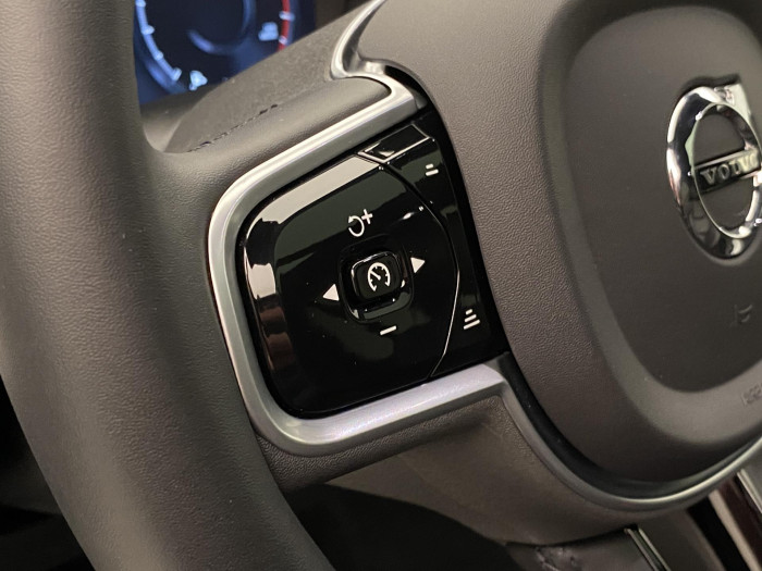 Volvo XC90 B6 AWD R-DESIGN AUT