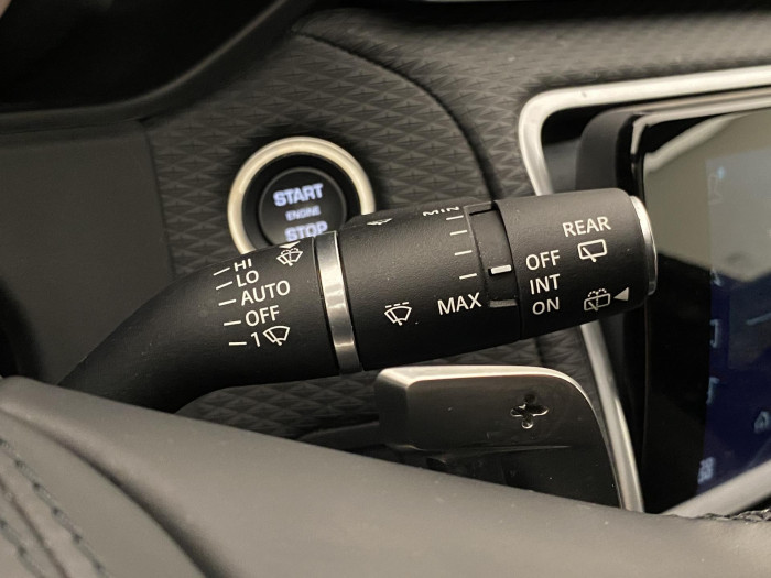 Land Rover Range Rover Velar D200 R-DYNAMIC SE REZERVACE 2.0 d Dynamic SE