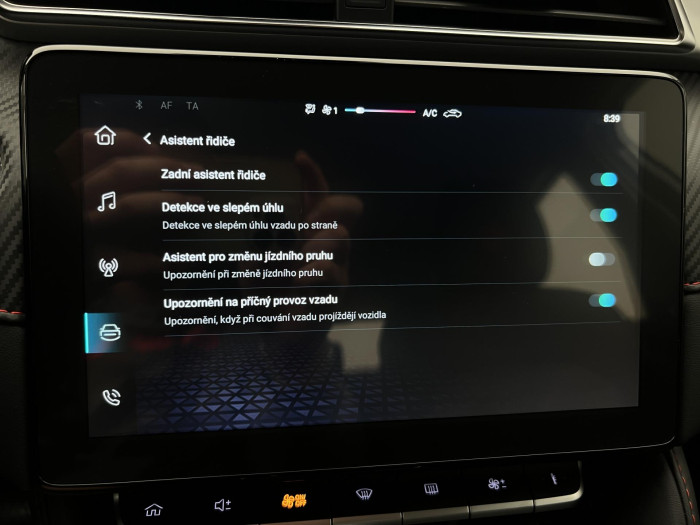 MG ZS 1.0T EXCLUSIVE AUT CZ 1.maj. 1.0 Exclusive