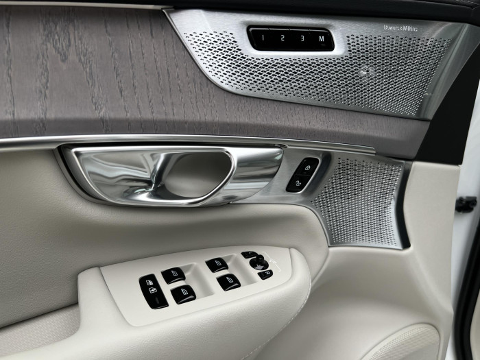 Volvo XC90 B5 AWD DARK PLUS AUT