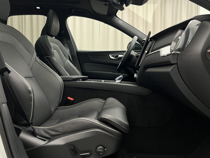 Volvo XC60 B5 AWD BLACK EDITION PLUS AUT