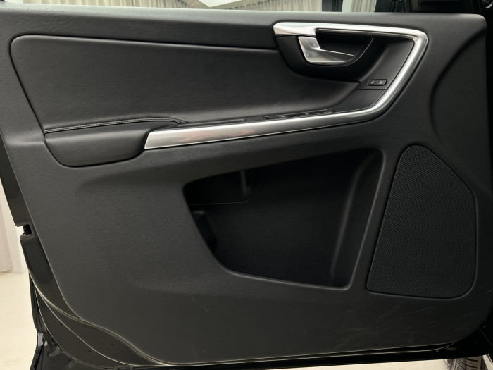 Volvo XC60 D4 AWD MOMENTUM AUT CZ 2.4 d Momentum