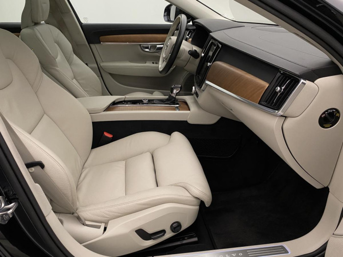 Volvo V90 D4 INSCRIPTION AUT REZERVACE 2.0 d