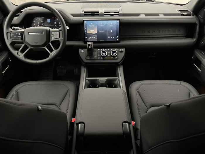 Land Rover Defender 110 D250 XDYNAMIC SE REZERVACE 3.0 d SE