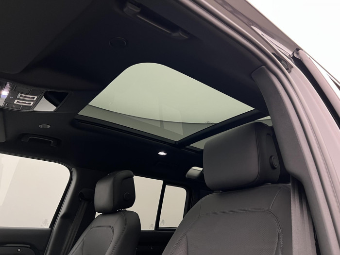 Land Rover Defender 110 D250 X-DYNAMIC SE AWD Aut 3.0 d Dynamic SE