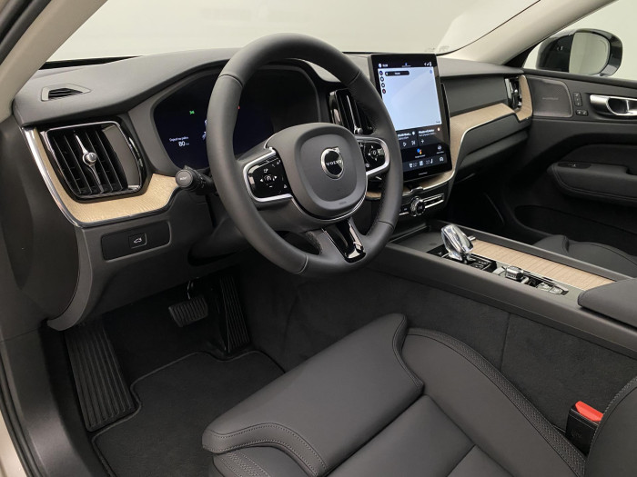 Volvo XC60 B5 AWD AUT DARK PLUS