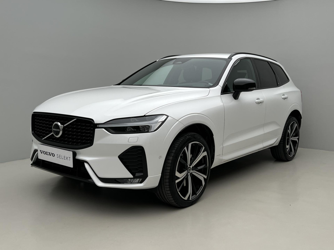 Volvo XC60 B4 AWD R-DESIGN AUT CZ