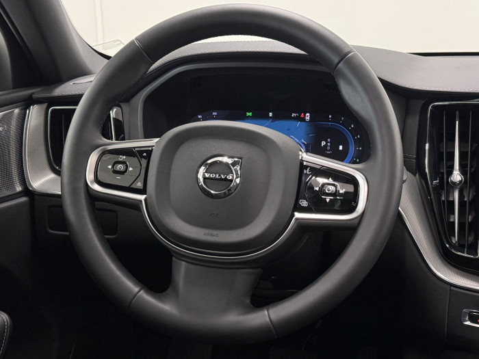 Volvo XC60 B5 AWD ULTIMATE REZERVACE