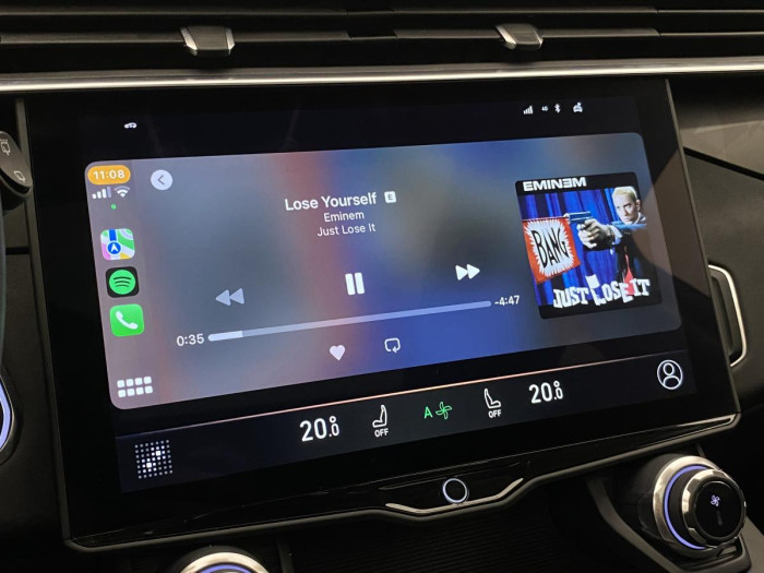 Lynk & Co 01 PHEV DCT AUT 1.maj. REZERVACE