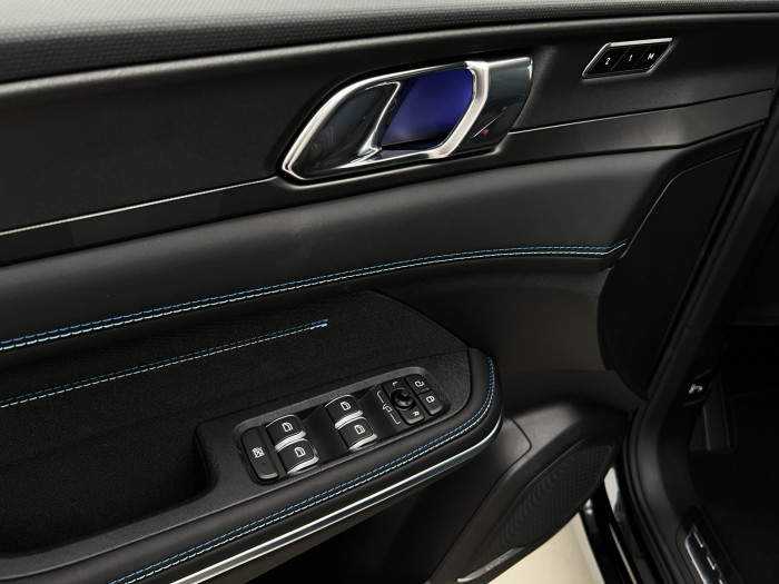 Lynk & Co 01 PHEV DCT AUT 1.maj.