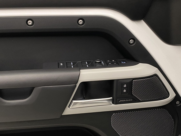 Land Rover Defender 110 P400 X-DYNAMIC HSE AWD CZ 3.0 Dynamic