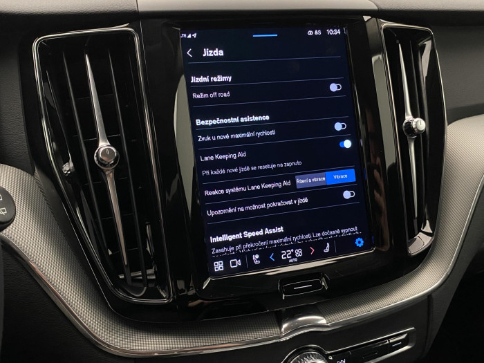 Volvo XC60 B5 AWD DARK PLUS AUT CZ