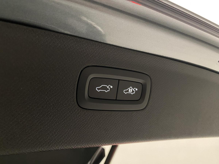 Volvo XC90 B5 AWD INSCRIPTION REZERVACE
