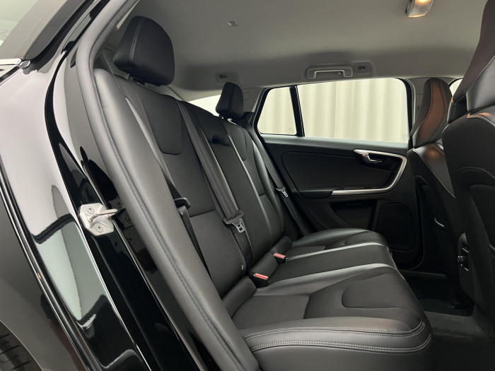 Volvo V60 D4 MOMENTUM REZERVACE 2.0 d Momentum
