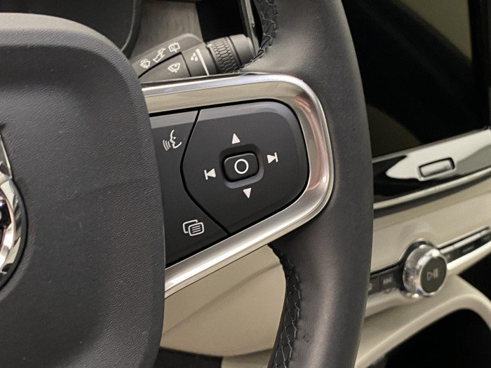 Volvo XC40 B4 DARK ULTRA AUT CZ