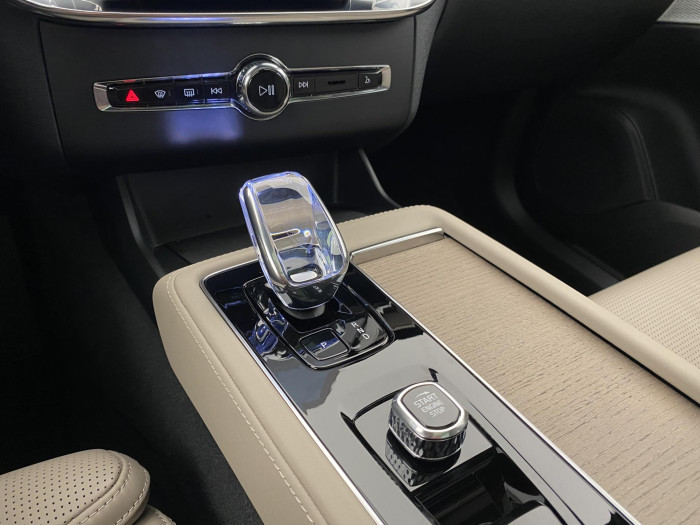 Volvo XC90 T8 AWD RECHARGE BRIGHT ULTRA 7