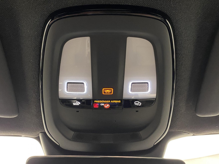 Volvo XC40 B3 DARK PLUS AUT CZ