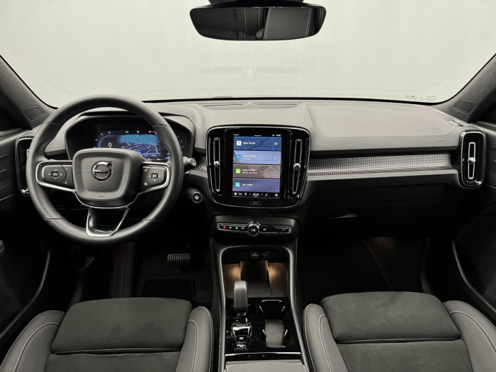 Volvo XC40 B3 DARK ULTRA CZ 1.maj