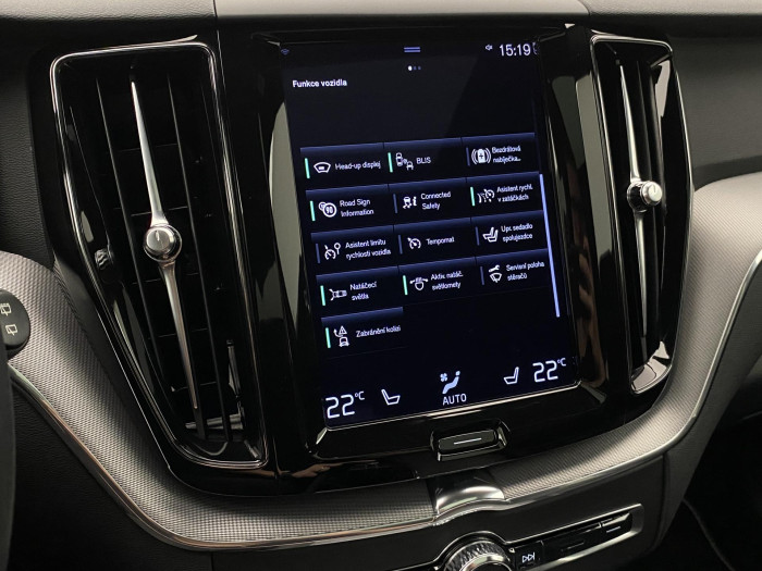 Volvo XC60 B5 AWD R-DESIGN AUT