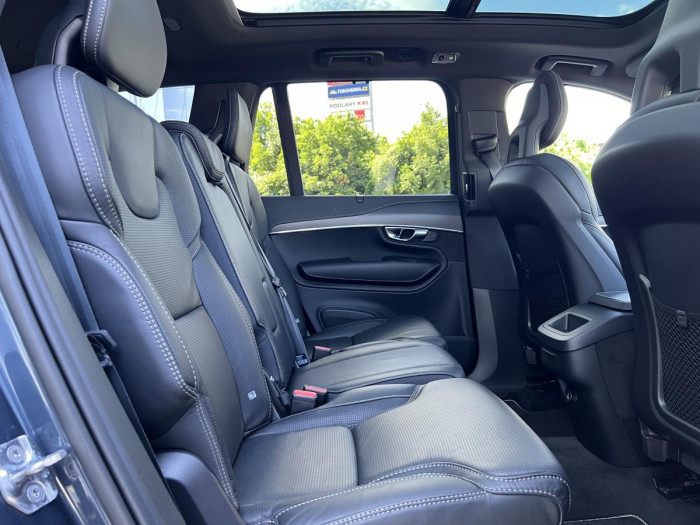Volvo XC90 B5 AWD R-DESIGN 7MÍSTNÁ Aut