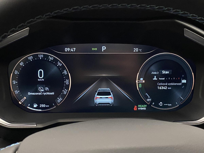 Lynk & Co 01 PHEV DCT AUT REZERVACE