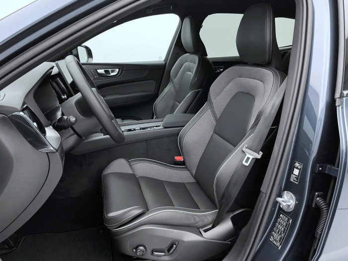 Volvo XC60 B5 AWD AUT PLUS BLACK EDITION