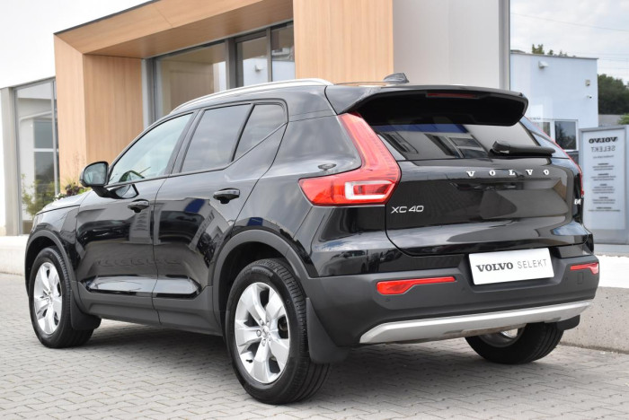 Volvo XC40 B4 AWD MOMENTUM REZERVACE 2.0 Momentum
