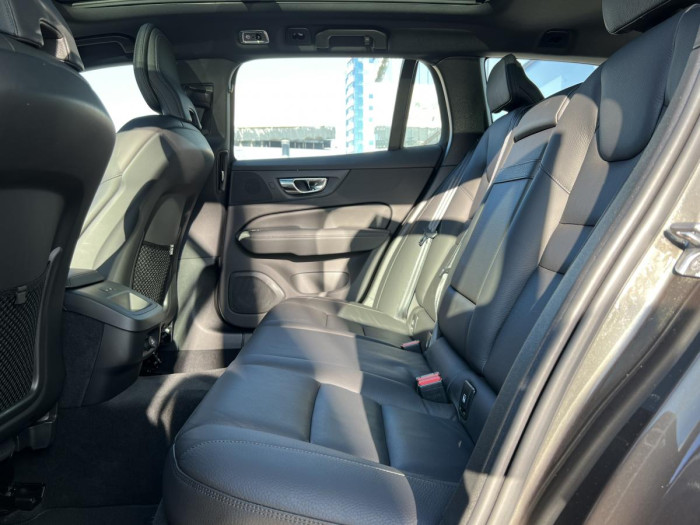 Volvo V60 T5 INSCRIPTION Aut REZERVACE