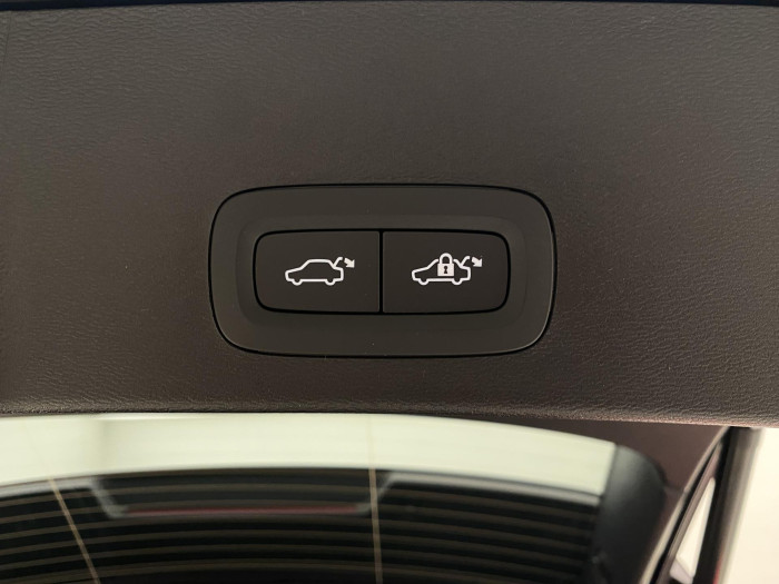 Volvo XC40 B4 AUT PLUS BLACK EDITION