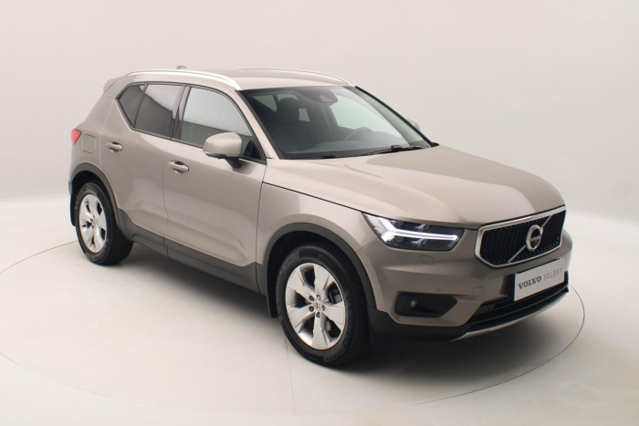 Volvo XC40 B4 AWD MOMENTUM AUT REZERVACE 2.0 Momentum