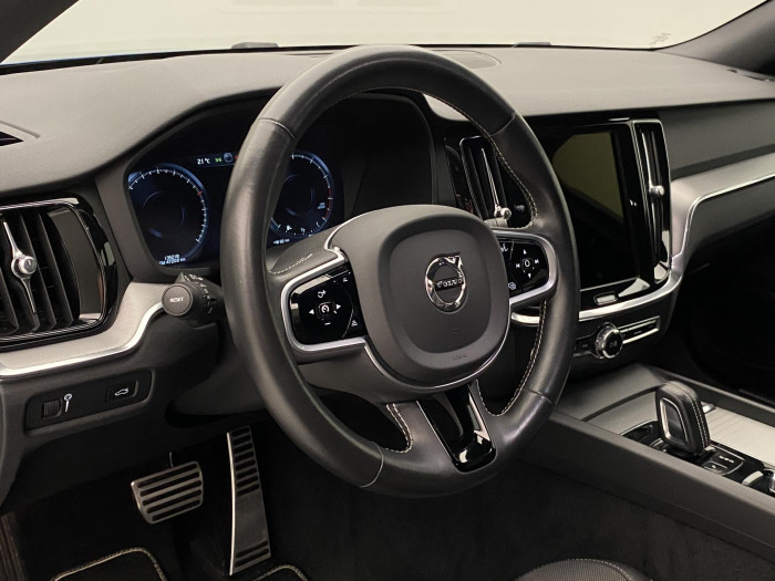Volvo V60 B5 R-DESIGN AUT CZ