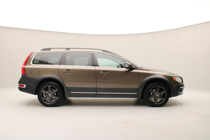 Volvo XC70 D5 AWD SUMMUM AUT CZ 2.4 d Summum