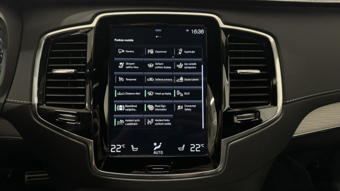 Volvo XC90 T8 AWD RECHARGE REZERVACE