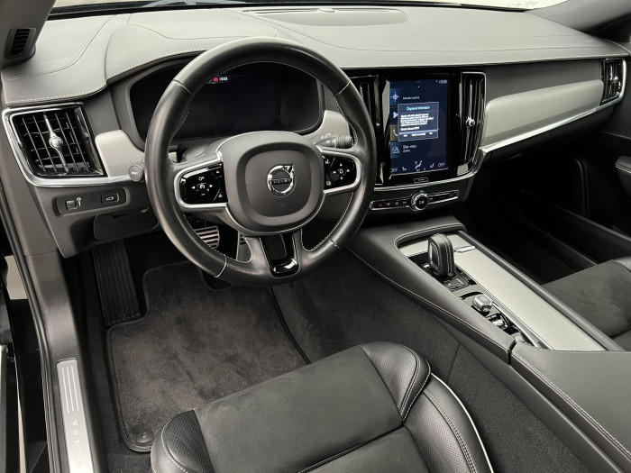 Volvo V90 B4 R-DESIGN AUT 1.maj.