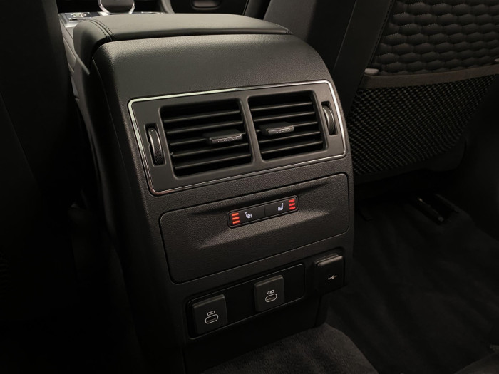 Jaguar F-Pace SVR 575 EDITION REZERVACE 5.0 Edition